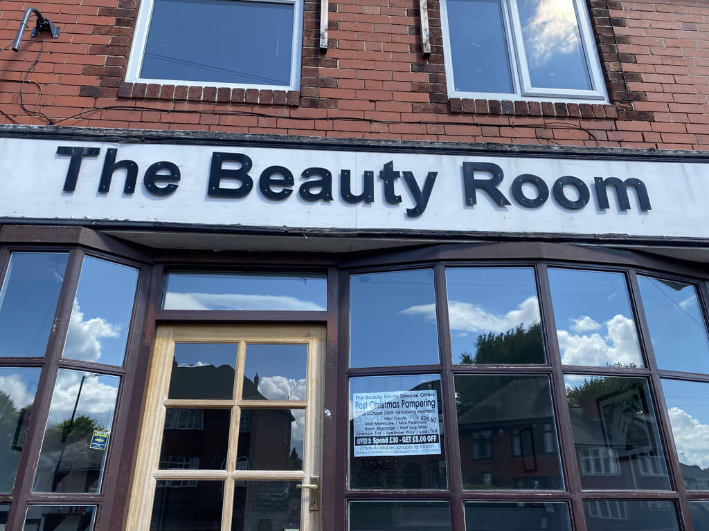 The-Beauty-Room-Signage-Before